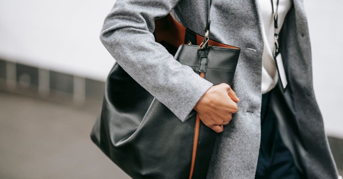 Torebka, która robi styl: jak dobrać idealny model do każdej stylizacji