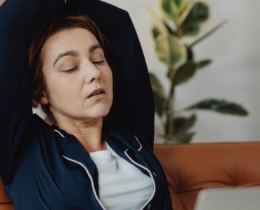 Po pracy rozluźnij ciało: 10 minut rozciągania, które zdejmie napięcie i doda energii