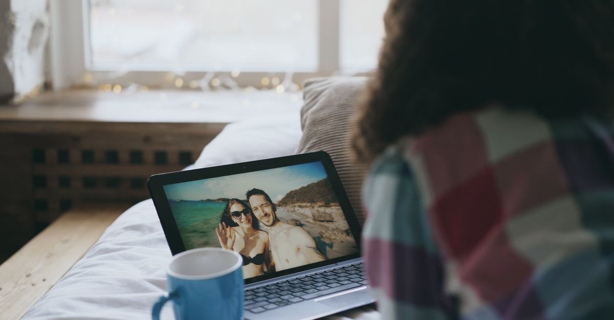 Miłość w czasach social mediów: jak nie wpaść w pułapkę porównywania partnera online?