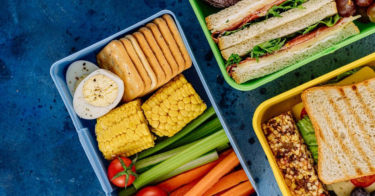 Lunchbox do szkoły bez nudy: pomysły na szybkie i zdrowe przekąski dla dziecka